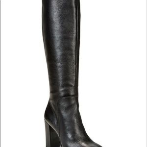 Knees high leather black boots